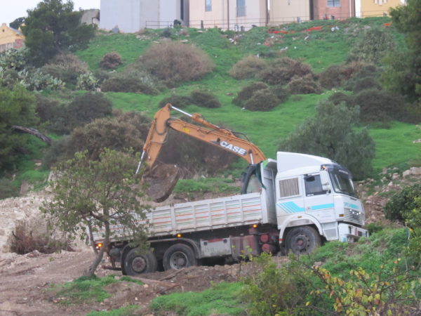 Ruspe al lavoro in via Nestore Alotto