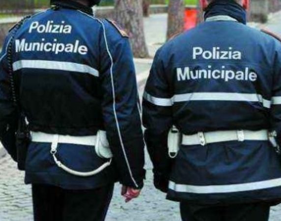 Agenti della polizia municipale