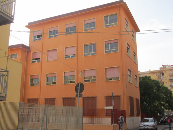 La sede centrale del liceo "Linares"