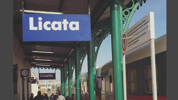 Il treno storico nella stazione ferroviaria di Licata