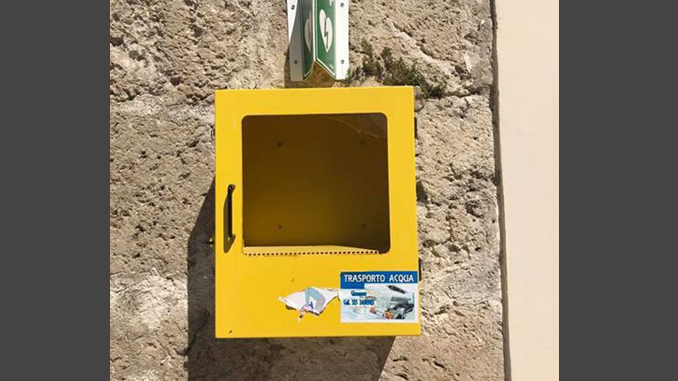 L'alloggiamento vuoto del defibrillatore