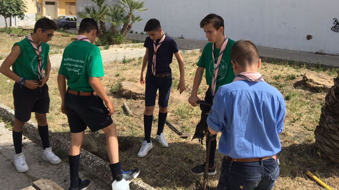 Gli scout sistemano la villa Baden Powell