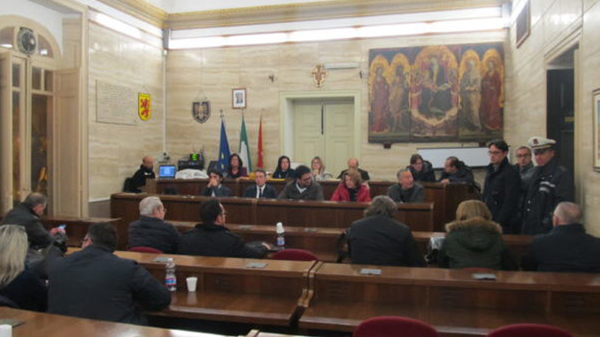 Una seduta di consiglio comunale