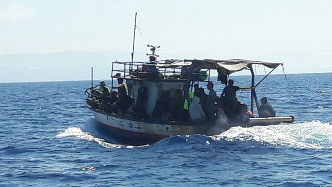 I migtranti soccorsi al largo di Licata