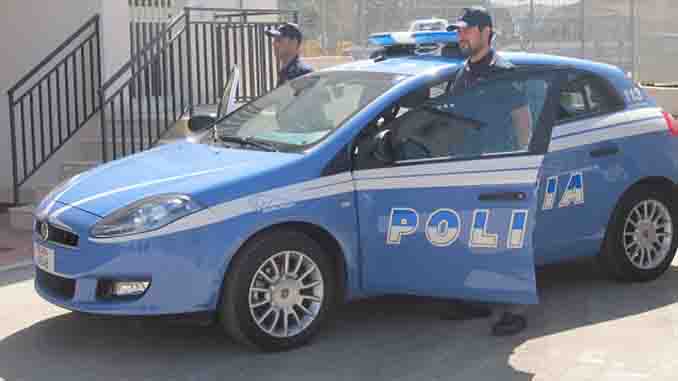 Una pattuglia della polizia