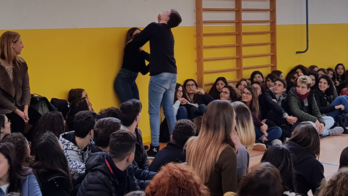 Un momento della manifestazione al liceo