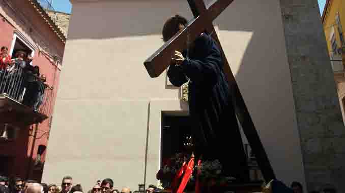 Cristo Crocifero esce da San Girolamo