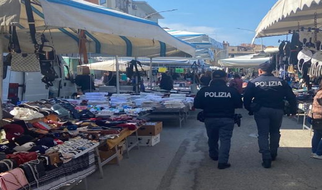 Polizia al mercato